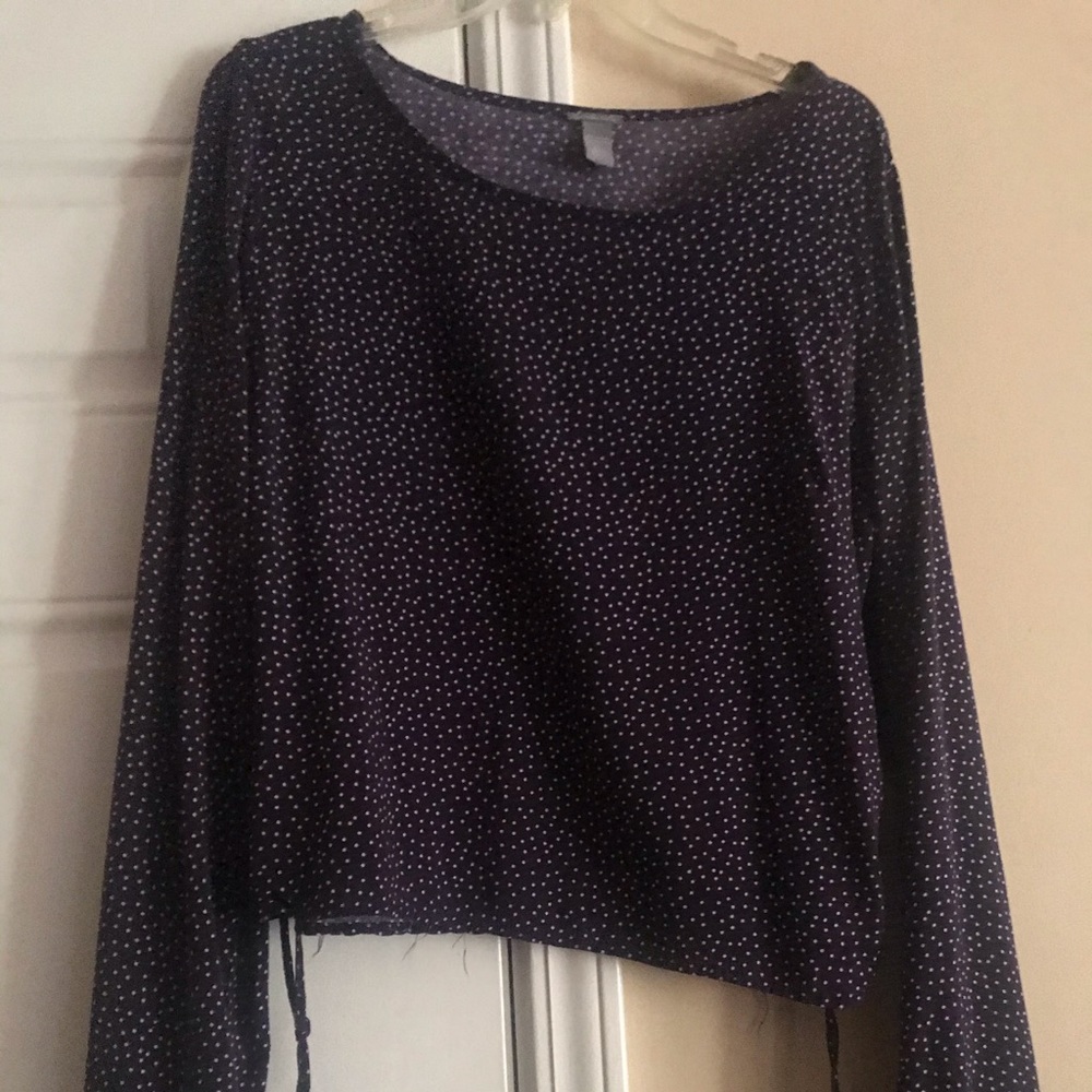 Long sleeve w/bell bottom sleeve